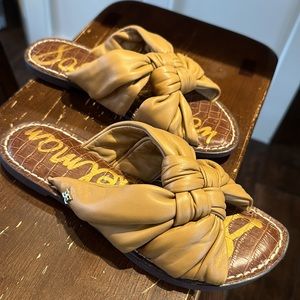 Sam Elderman, slide sandals, in beige, 6